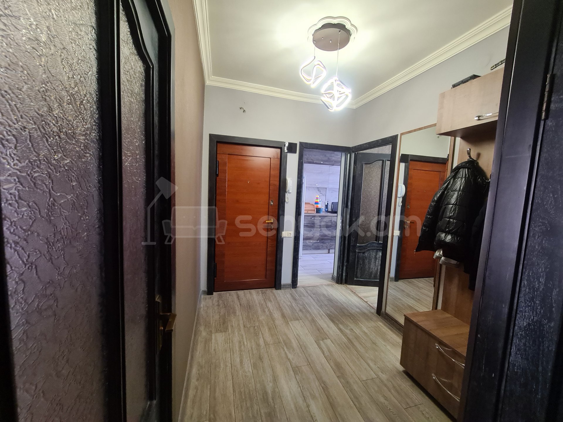 3 Սենյականոց Բնակարան, 75քմ, 6/9 հարկ, Դիզայներական Վերանորոգված