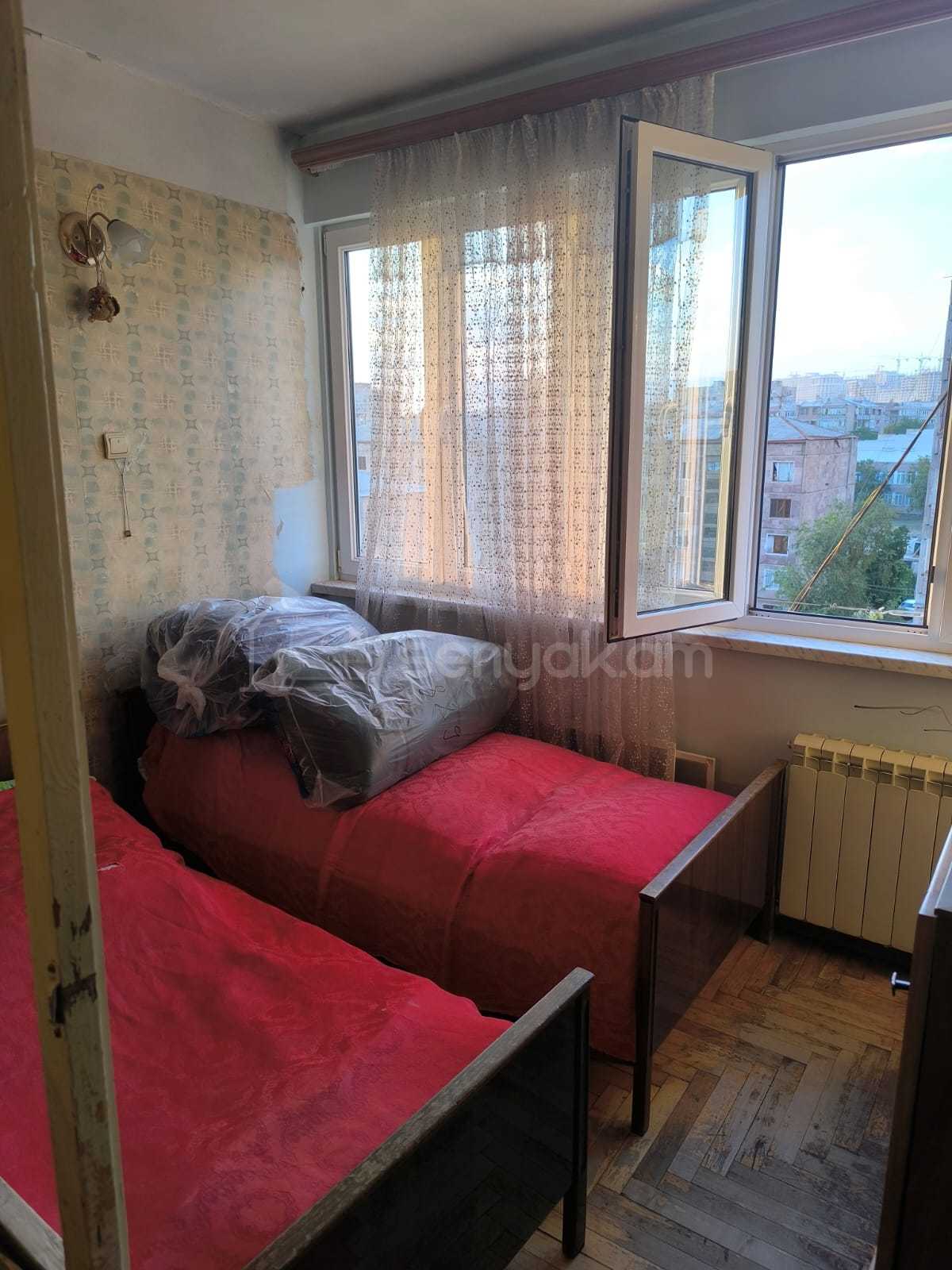 2 Սենյականոց Բնակարան, 48քմ, 7/9 հարկ, Նորմալ Վիճակում