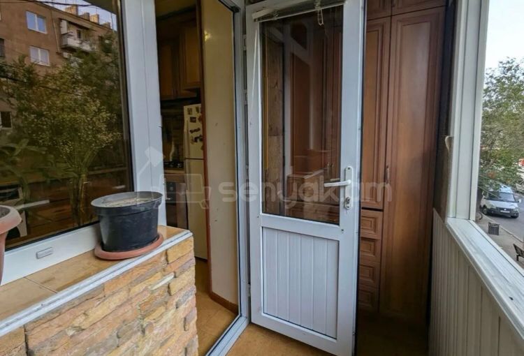 2 Սենյականոց Բնակարան Քարե Շենքում, 58քմ, 2/5 հարկ, Կոսմետիկ Վերանորոգված, Կահավորված