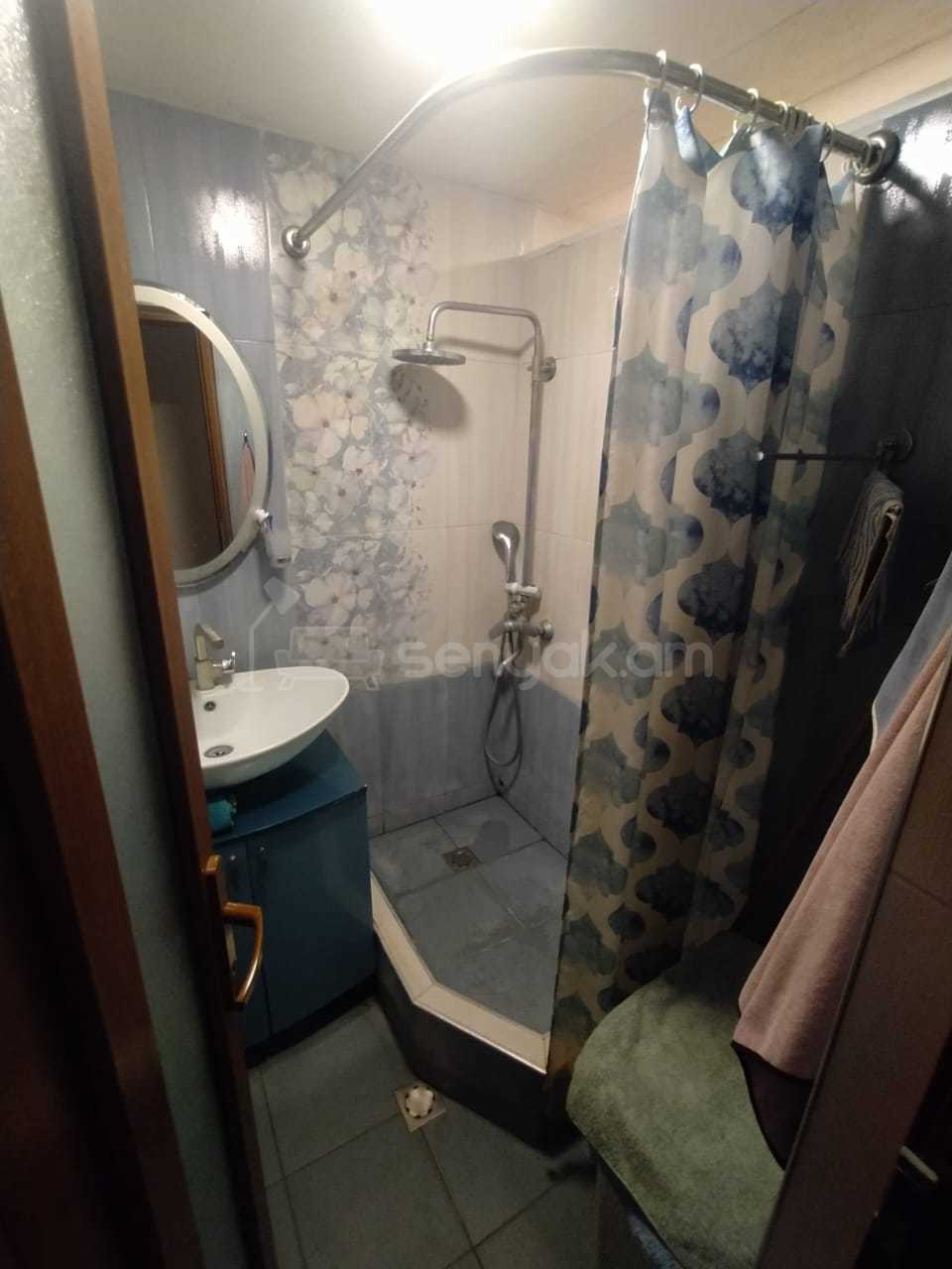 3 Սենյականոց Բնակարան, 85քմ, 10/12 հարկ, Նորմալ Վիճակում