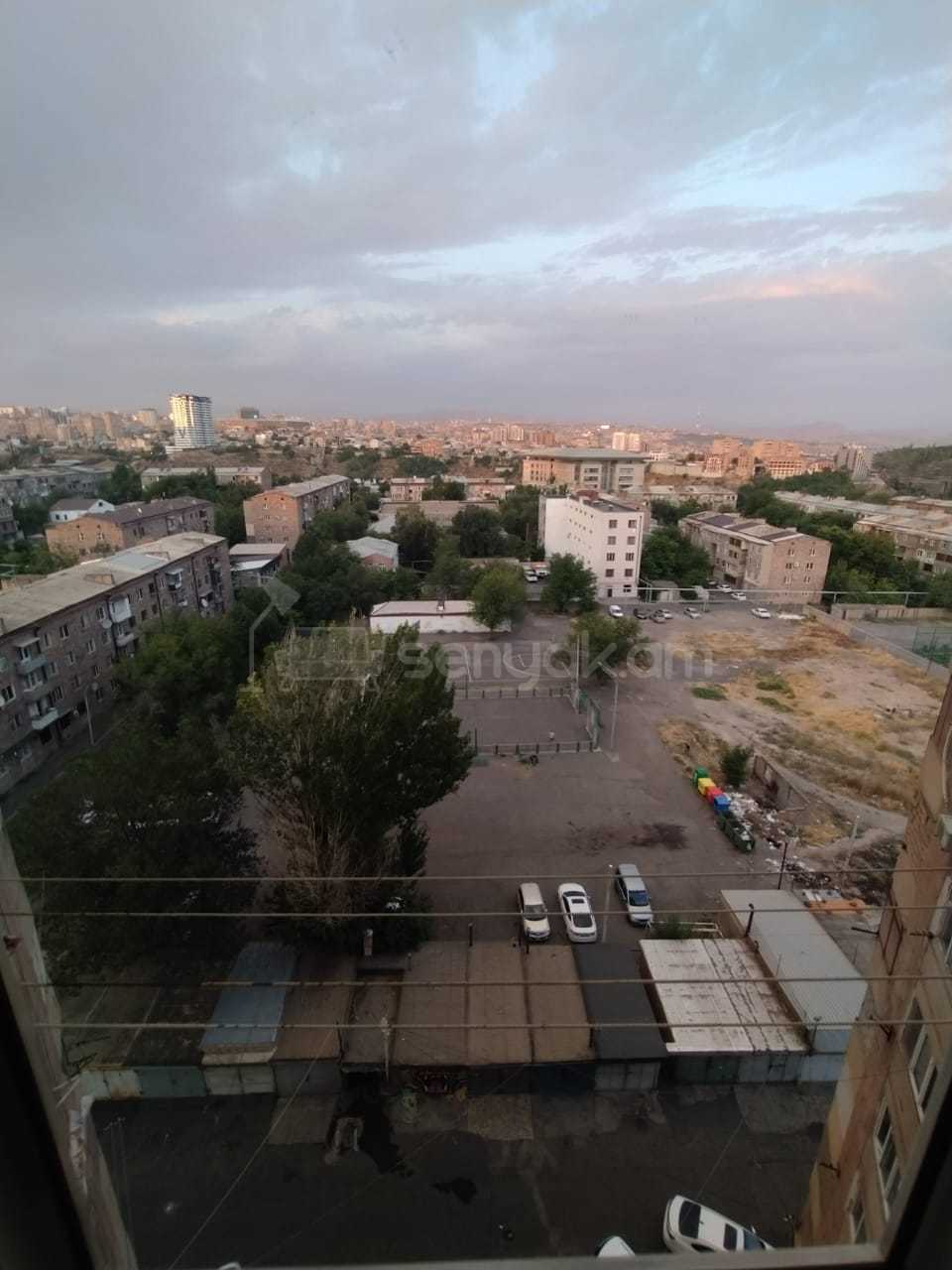 3 Սենյականոց Բնակարան, 85քմ, 10/12 հարկ, Նորմալ Վիճակում