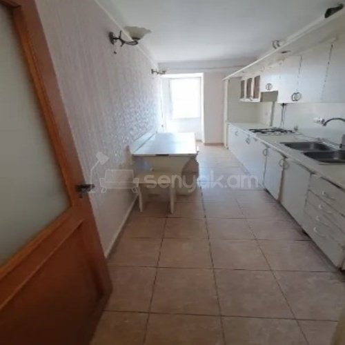 3 Սենյականոց Բնակարան, 83քմ, 8/9 հարկ, Կոսմետիկ Վերանորոգված, Կահավորված, Արևկող