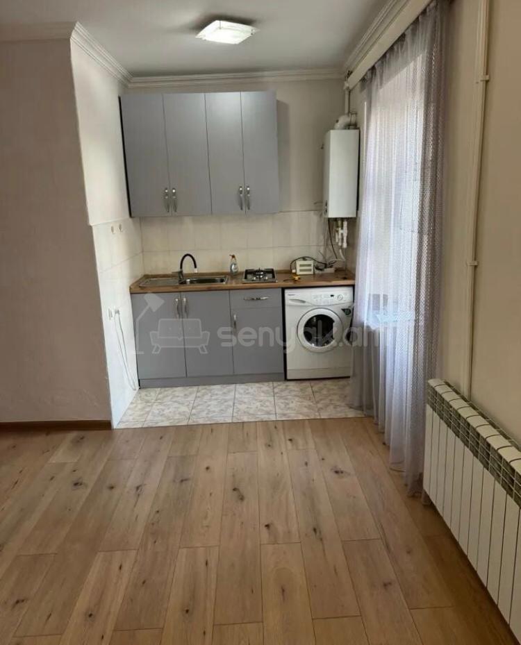 2 Սենյականոց Բնակարան Քարե Շենքում, 40քմ, 3/5 հարկ, Կապիտալ Վերանորոգված, Կահավորված