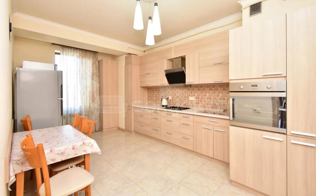 3 Սենյականոց Բնակարան Նորակառույցում, 110քմ, 7/14 հարկ, Կապիտալ Վերանորոգված