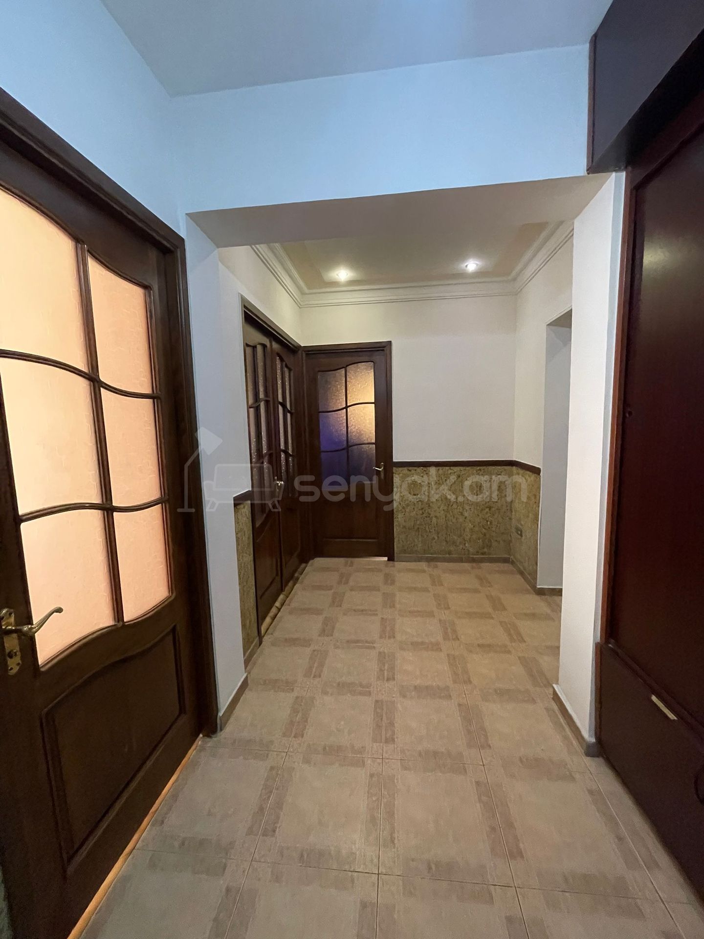 4 Սենյականոց Բնակարան, 130քմ, 1/9 հարկ, Կապիտալ Վերանորոգված, Կահավորված