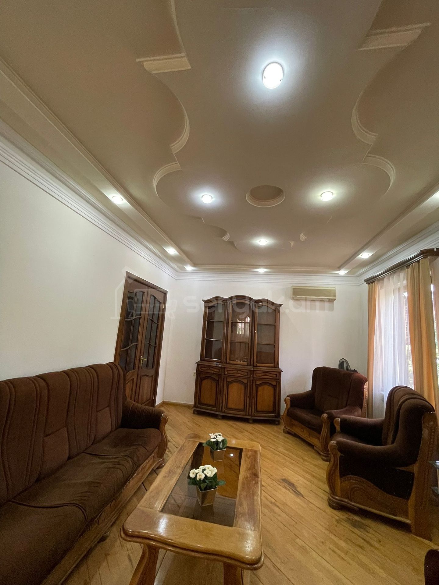 4 Սենյականոց Բնակարան, 130քմ, 1/9 հարկ, Կապիտալ Վերանորոգված, Կահավորված