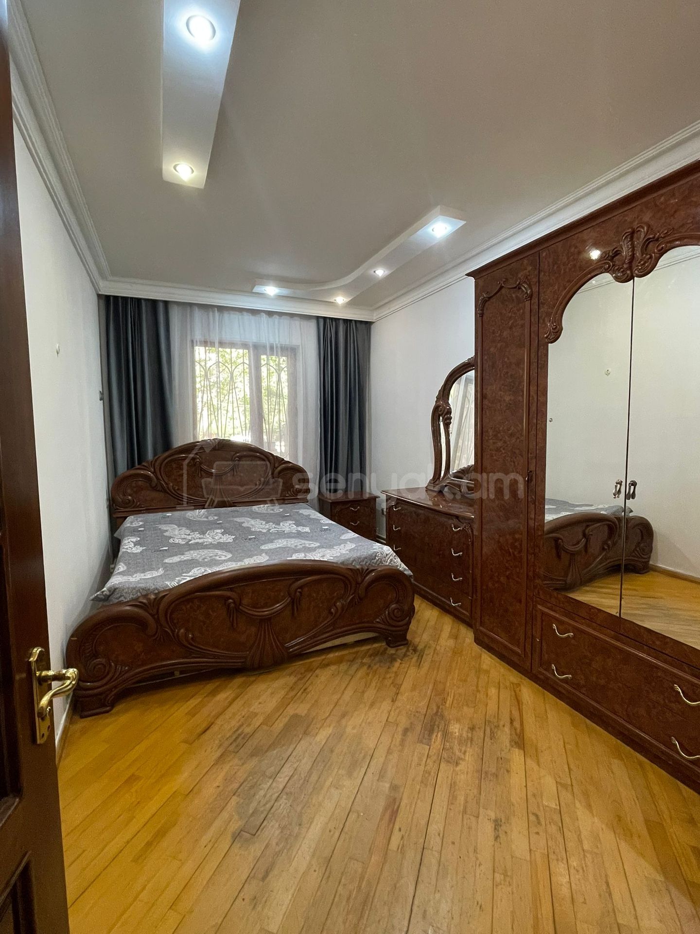 4 Սենյականոց Բնակարան, 130քմ, 1/9 հարկ, Կապիտալ Վերանորոգված, Կահավորված