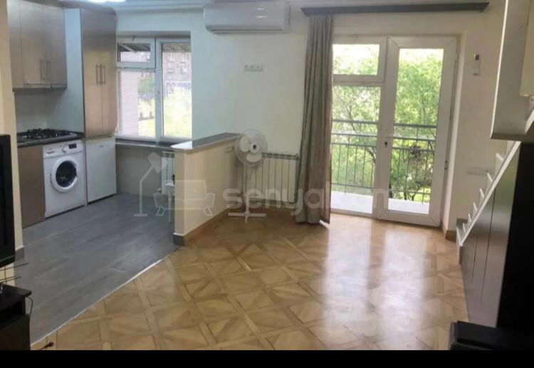 2 Սենյականոց Բնակարան Քարե Շենքում, 50քմ, 2/5 հարկ, Դիզայներական Վերանորոգված, Կահավորված