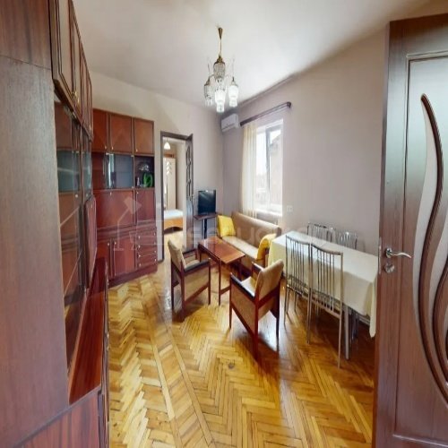 3 Սենյականոց Բնակարան Քարե Շենքում, 58քմ, 4/4 հարկ, Կոսմետիկ Վերանորոգված