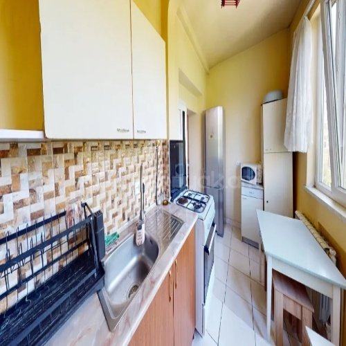 3 Սենյականոց Բնակարան Քարե Շենքում, 58քմ, 4/4 հարկ, Կոսմետիկ Վերանորոգված