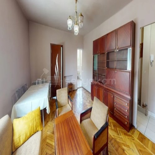 3 Սենյականոց Բնակարան Քարե Շենքում, 58քմ, 4/4 հարկ, Կոսմետիկ Վերանորոգված