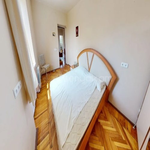 3 Սենյականոց Բնակարան Քարե Շենքում, 58քմ, 4/4 հարկ, Կոսմետիկ Վերանորոգված