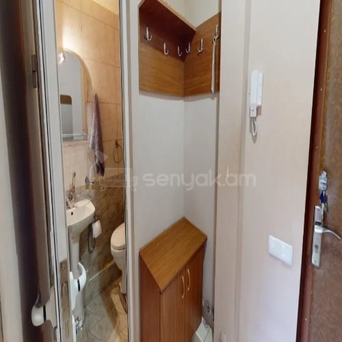 3 Սենյականոց Բնակարան Քարե Շենքում, 58քմ, 4/4 հարկ, Կոսմետիկ Վերանորոգված
