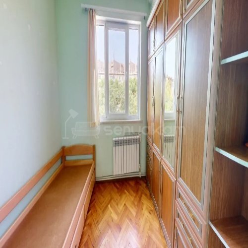 3 Սենյականոց Բնակարան Քարե Շենքում, 58քմ, 4/4 հարկ, Կոսմետիկ Վերանորոգված