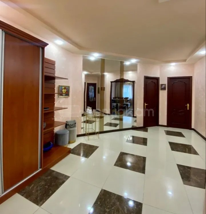 3 Սենյականոց Բնակարան Նորակառույցում, 120քմ, 8/9 հարկ, Կապիտալ Վերանորոգված