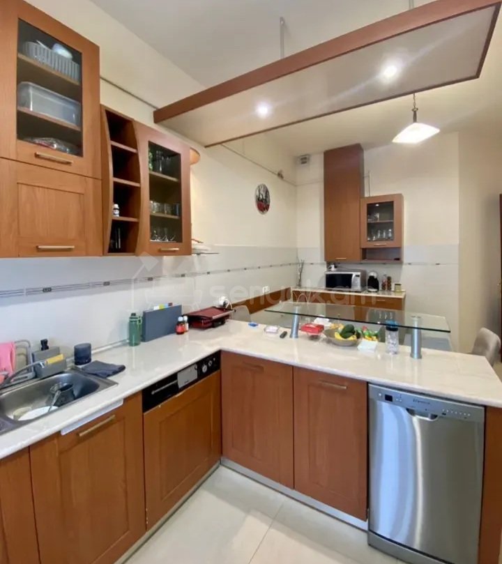 3 Սենյականոց Բնակարան Նորակառույցում, 120քմ, 8/9 հարկ, Կապիտալ Վերանորոգված