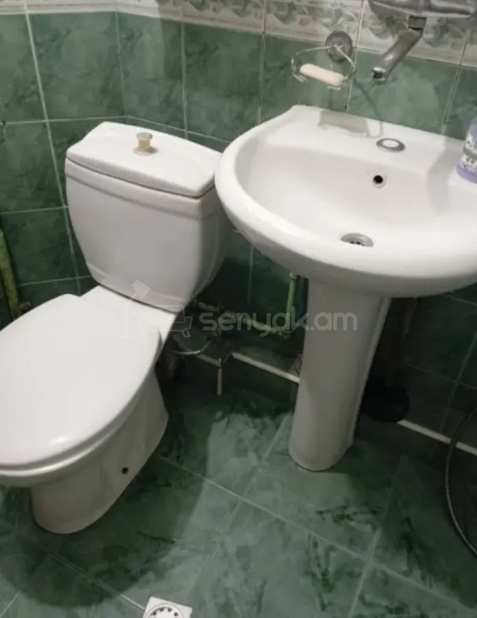 2 Սենյականոց Բնակարան Քարե Շենքում, 60քմ, 2/4 հարկ, Կապիտալ Վերանորոգված, Կահավորված