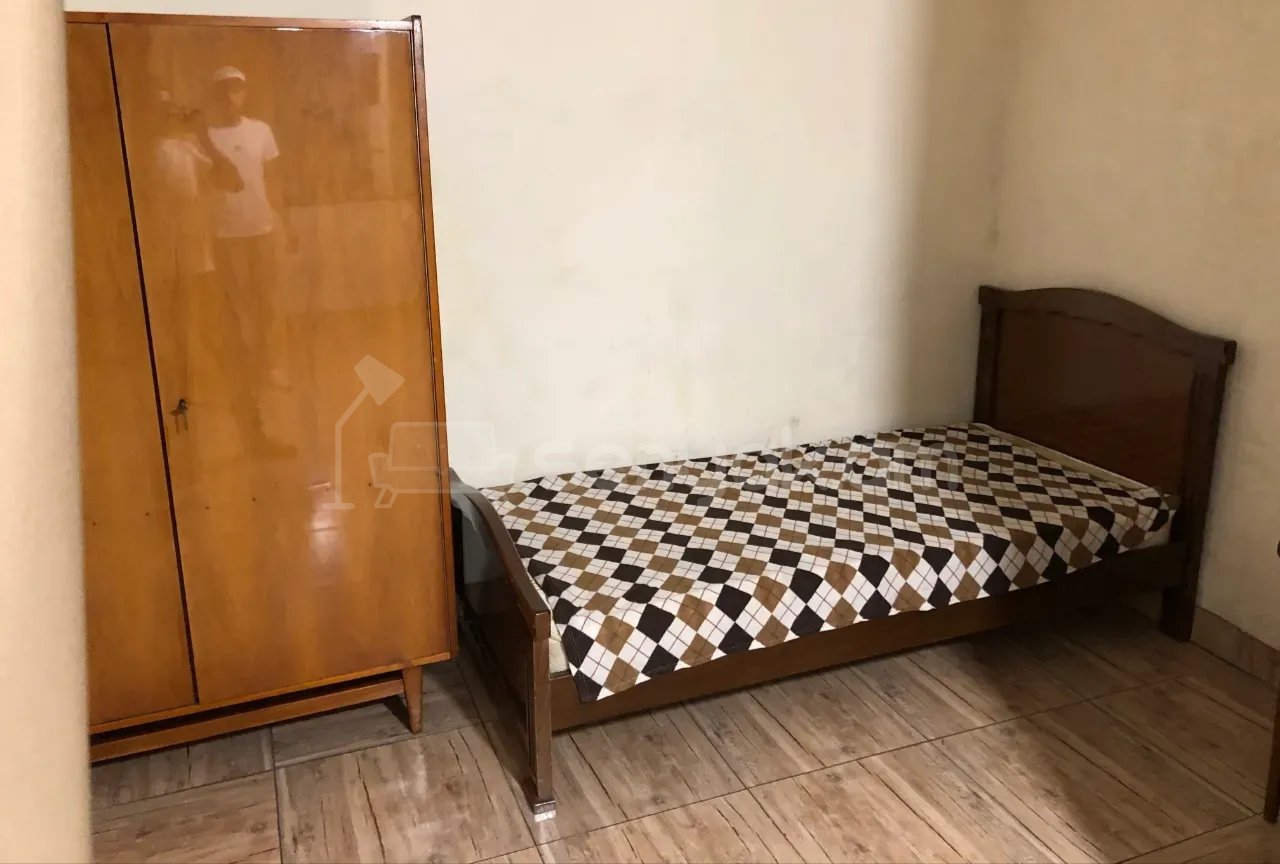 1 Սենյականոց Բնակարան Քարե Շենքում, 35քմ, 1/1 հարկ, Նորմալ Վիճակում, Կահավորված, Արևկող