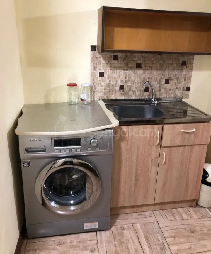 1 Սենյականոց Բնակարան Քարե Շենքում, 35քմ, 1/1 հարկ, Նորմալ Վիճակում, Կահավորված, Արևկող