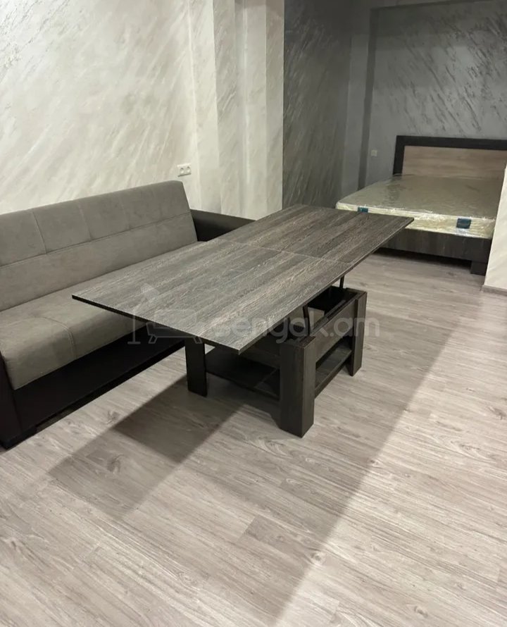 1 Սենյականոց Բնակարան Քարե Շենքում, 40քմ, 1/1 հարկ, Նորմալ Վիճակում, Կահավորված