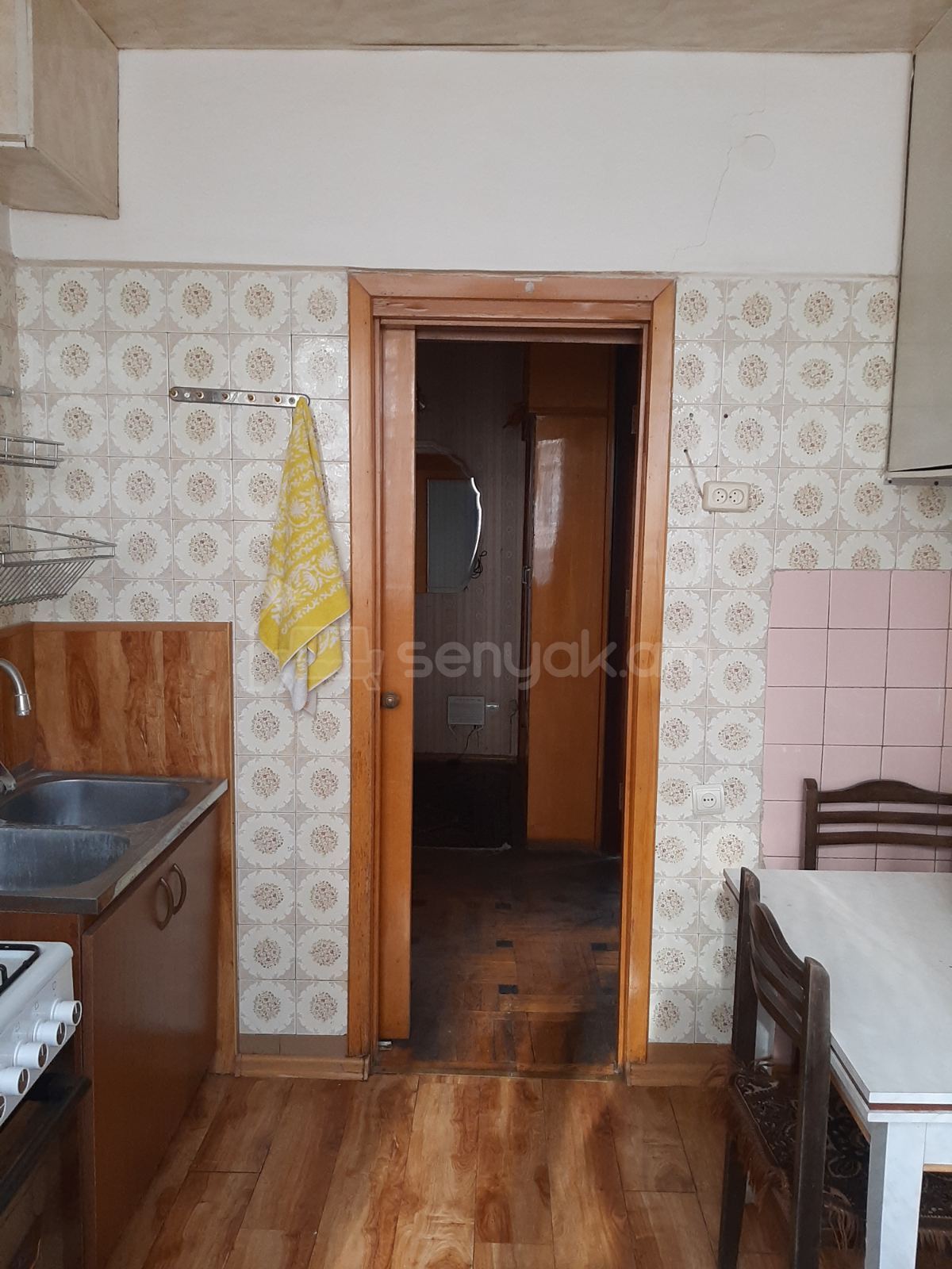 3 Սենյականոց Բնակարան Քարե Շենքում, 88քմ, 4/7 հարկ, Նորմալ Վիճակում