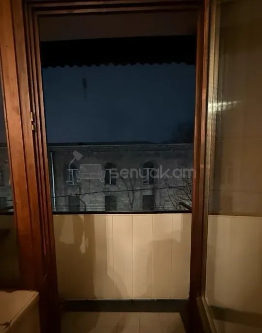2 Սենյականոց Բնակարան Քարե Շենքում, 60քմ, 2/4 հարկ, Կոսմետիկ Վերանորոգված, Կահավորված
