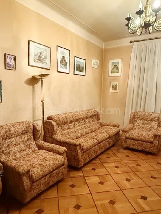 2 Սենյականոց Բնակարան Քարե Շենքում, 60քմ, 2/4 հարկ, Կոսմետիկ Վերանորոգված, Կահավորված