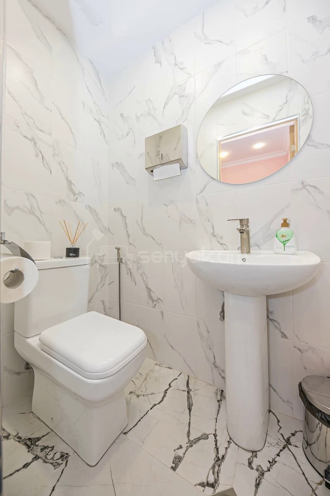 4 Սենյականոց Բնակարան Քարե Շենքում, 112քմ, 2/5 հարկ, Կապիտալ Վերանորոգված