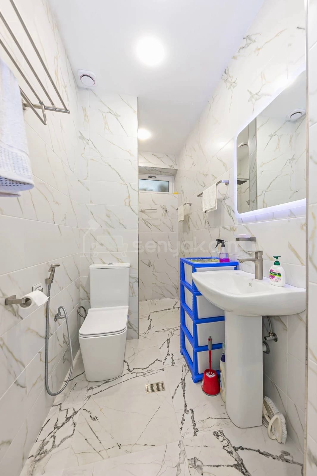 4 Սենյականոց Բնակարան Քարե Շենքում, 112քմ, 2/5 հարկ, Կապիտալ Վերանորոգված