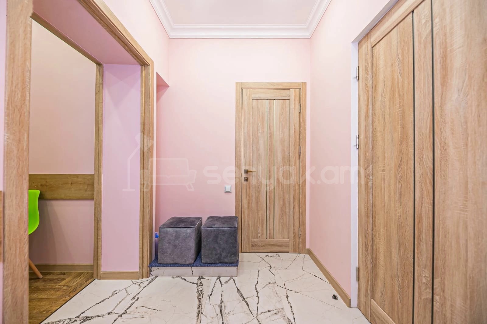 4 Սենյականոց Բնակարան Քարե Շենքում, 112քմ, 2/5 հարկ, Կապիտալ Վերանորոգված