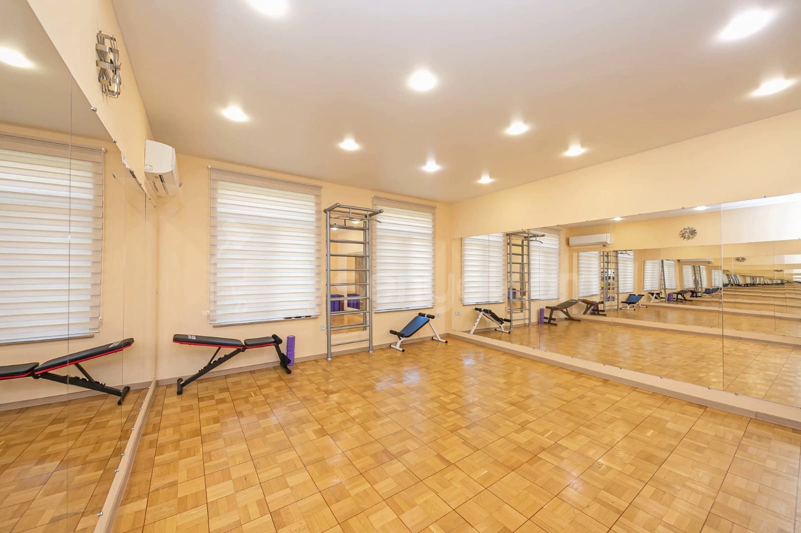 4 Սենյականոց Բնակարան Քարե Շենքում, 112քմ, 2/5 հարկ, Կապիտալ Վերանորոգված