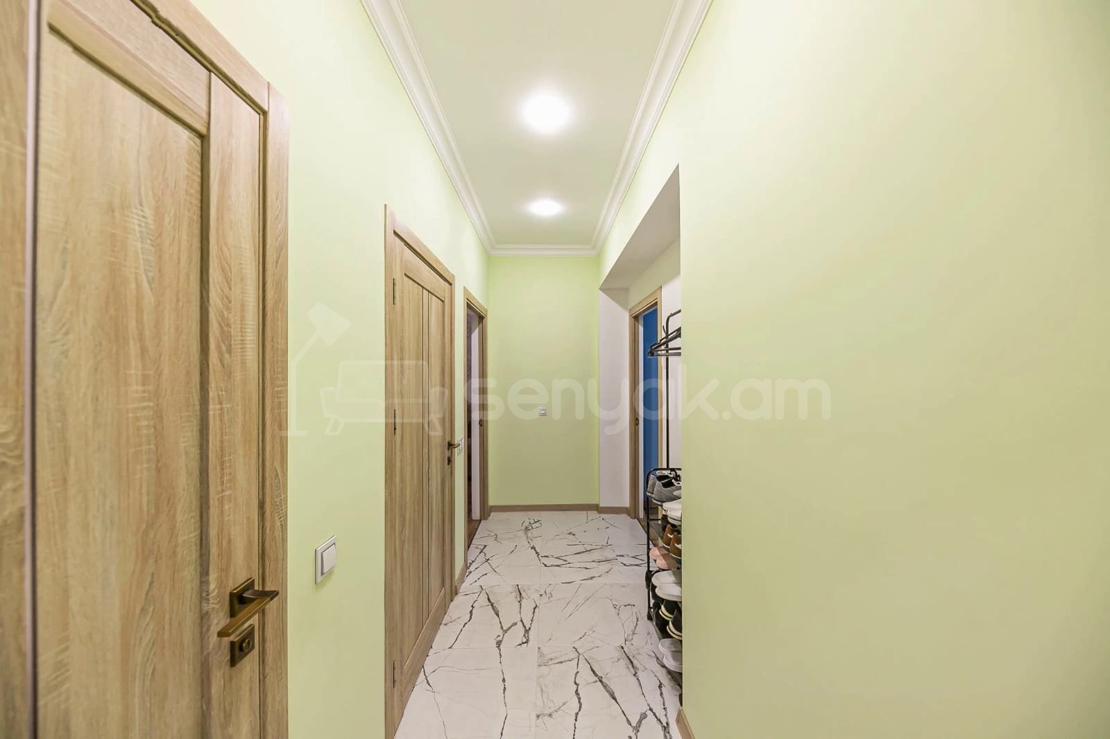 4 Սենյականոց Բնակարան Քարե Շենքում, 112քմ, 2/5 հարկ, Կապիտալ Վերանորոգված