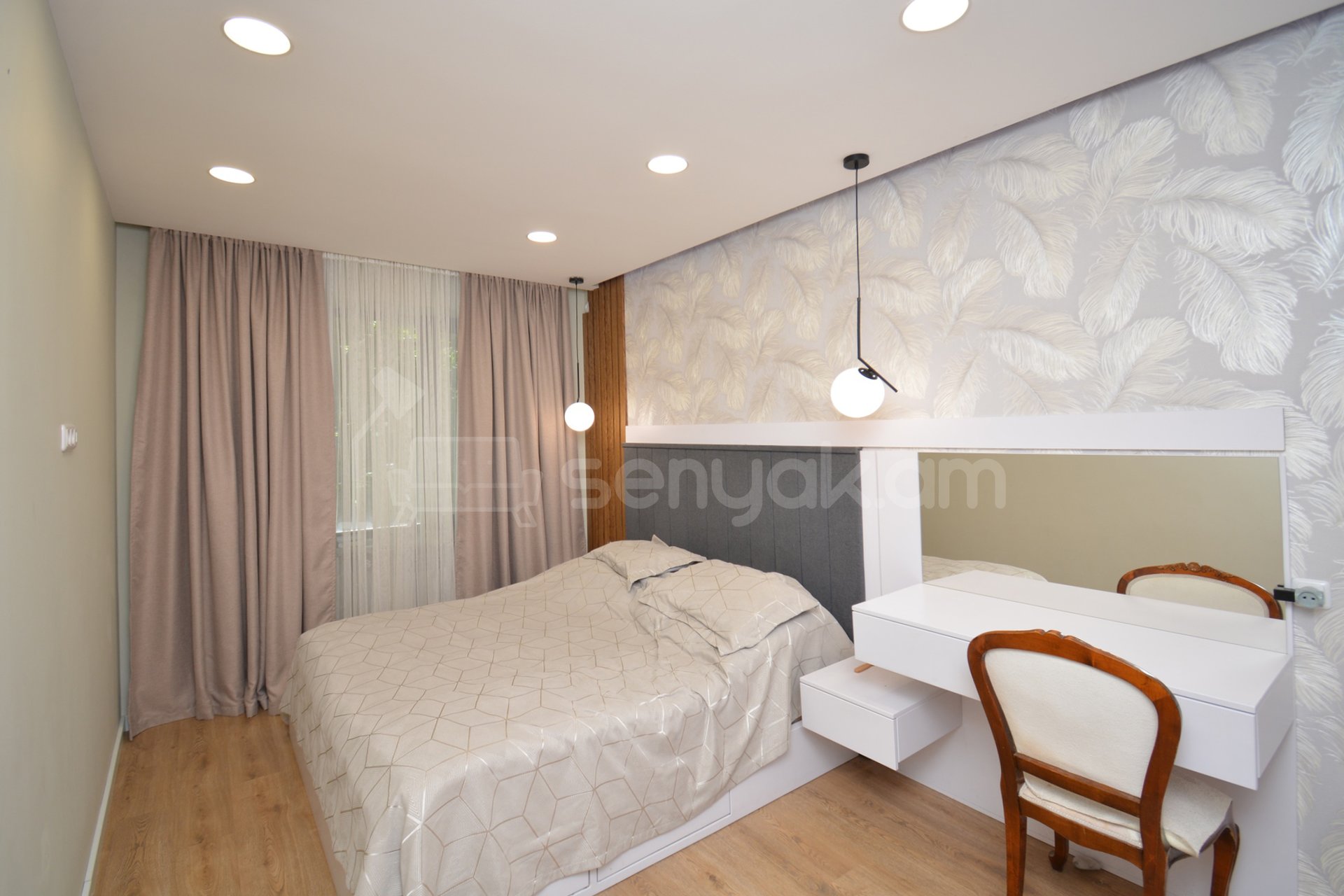 3 Սենյականոց Բնակարան Քարե Շենքում, 80քմ, 4/5 հարկ, Դիզայներական Վերանորոգված