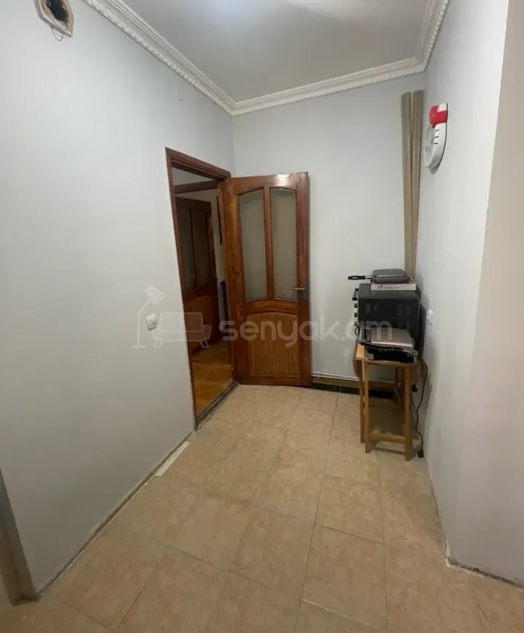 4 Սենյականոց Բնակարան Քարե Շենքում, 92քմ, 2/5 հարկ, Կապիտալ Վերանորոգված