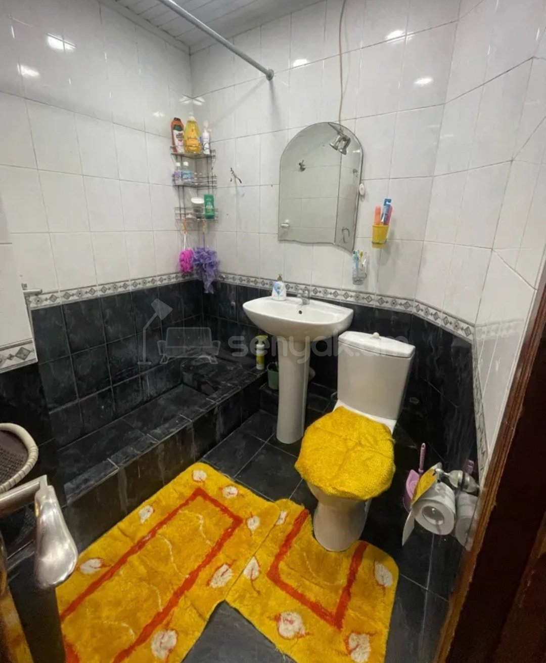 4 Սենյականոց Բնակարան Քարե Շենքում, 92քմ, 2/5 հարկ, Կապիտալ Վերանորոգված