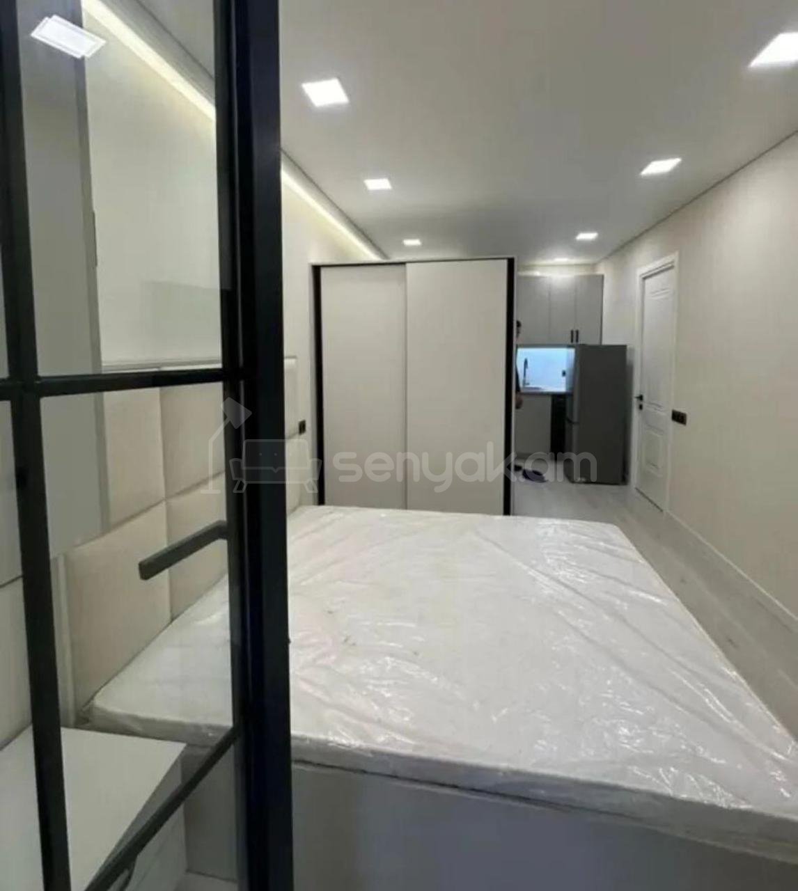 1 Սենյականոց Բնակարան Քարե Շենքում, 25քմ, 1/5 հարկ, Դիզայներական Վերանորոգված