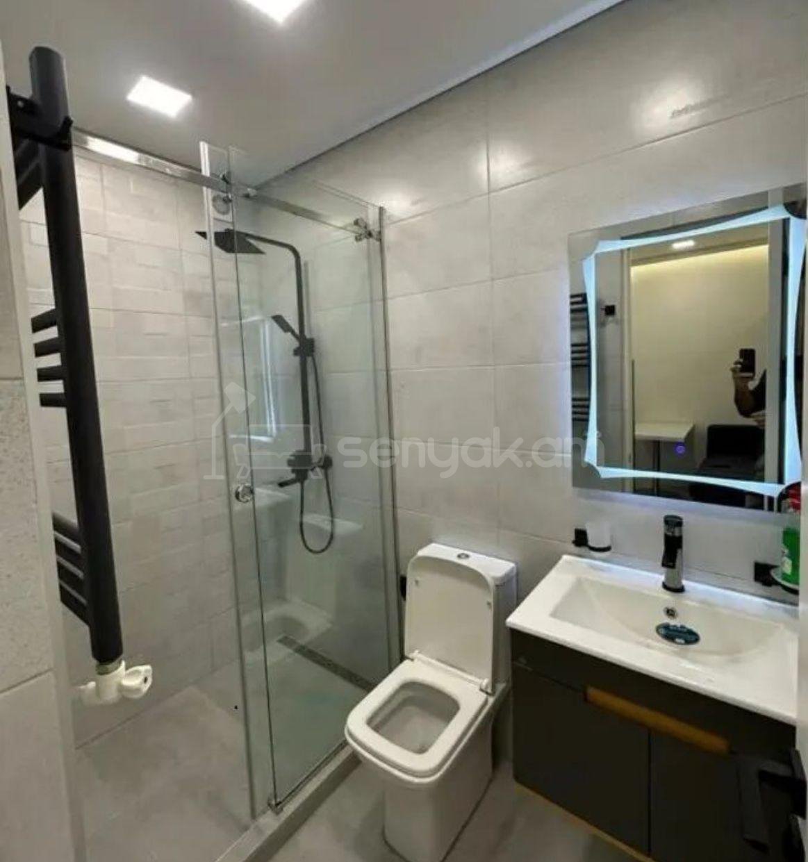 1 Սենյականոց Բնակարան Քարե Շենքում, 25քմ, 1/5 հարկ, Դիզայներական Վերանորոգված