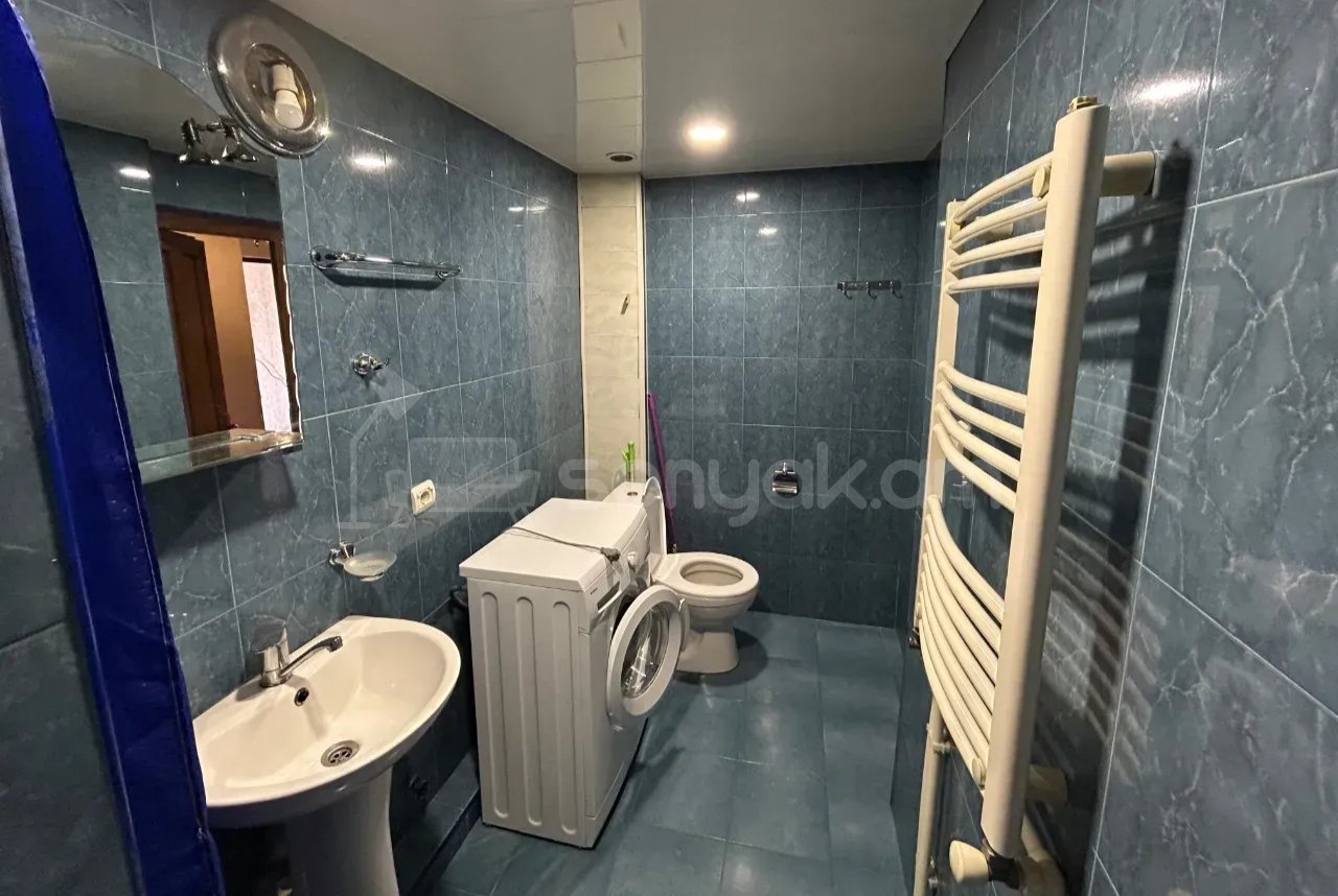 3 Սենյականոց Բնակարան, 65քմ, 5/9 հարկ, Նորմալ Վիճակում, Կահավորված, Արևկող