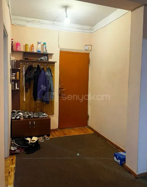 4 Սենյականոց Բնակարան, 95քմ, 2/9 հարկ, Պետական Վիճակում, Կահավորված