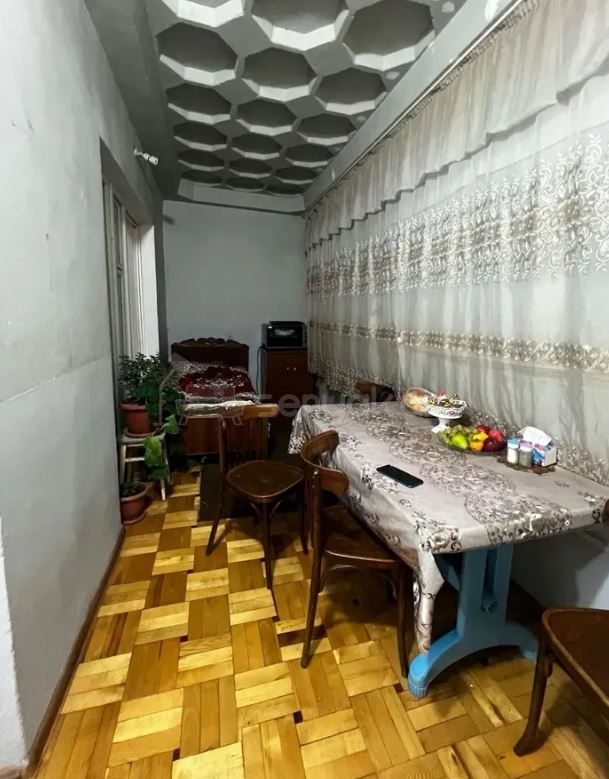 4 Սենյականոց Բնակարան, 95քմ, 2/9 հարկ, Պետական Վիճակում, Կահավորված