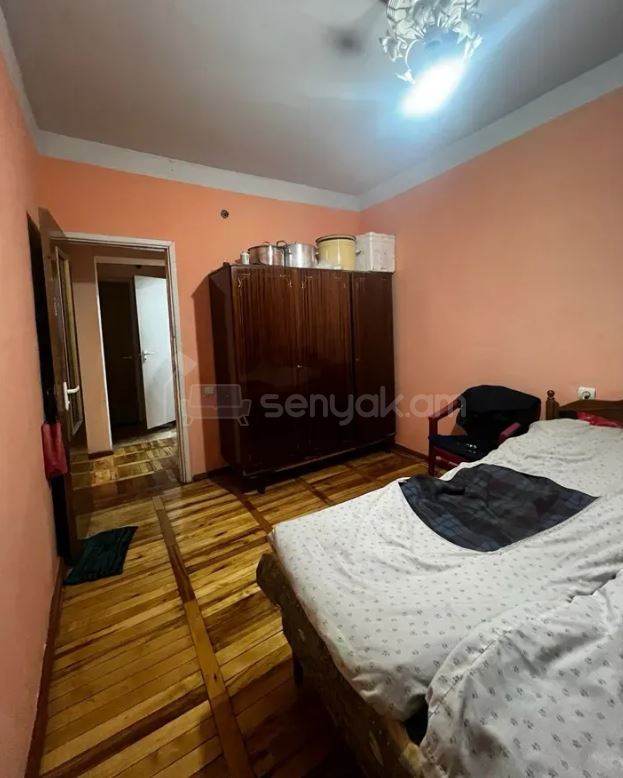 4 Սենյականոց Բնակարան, 95քմ, 2/9 հարկ, Պետական Վիճակում, Կահավորված