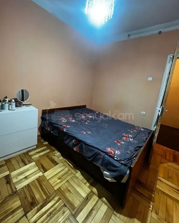 4 Սենյականոց Բնակարան, 95քմ, 2/9 հարկ, Պետական Վիճակում, Կահավորված
