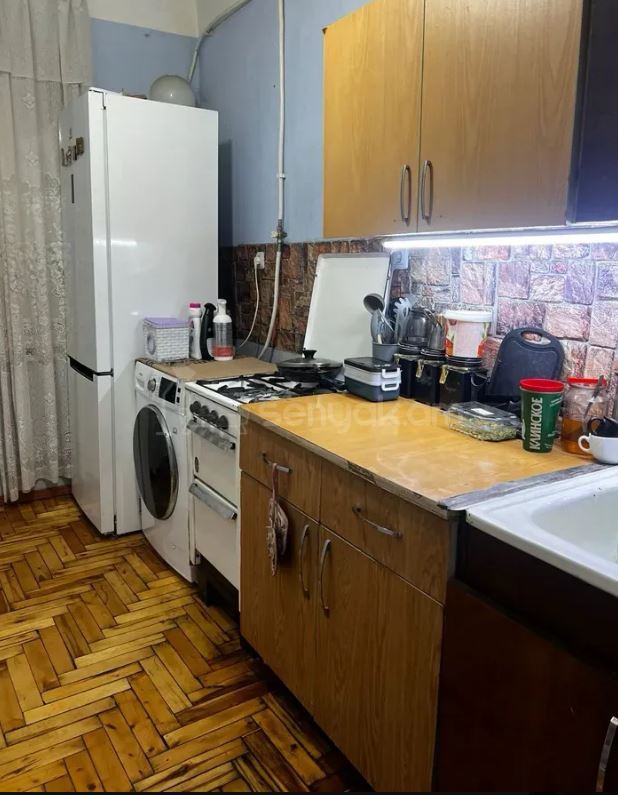 4 Սենյականոց Բնակարան, 95քմ, 2/9 հարկ, Պետական Վիճակում, Կահավորված