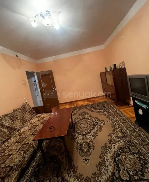 4 Սենյականոց Բնակարան, 95քմ, 2/9 հարկ, Պետական Վիճակում, Կահավորված