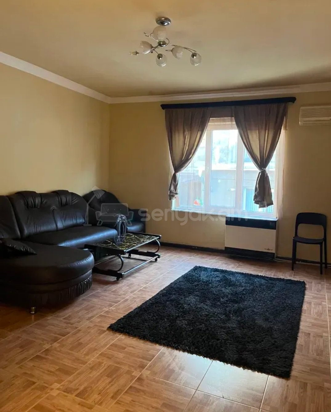 2 Սենյականոց Բնակարան Քարե Շենքում, 65քմ, 3/3 հարկ, Նորմալ Վիճակում, Կահավորված