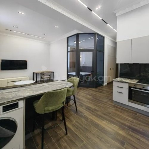 2 Սենյականոց Բնակարան, 60քմ, 2/5 հարկ, Կապիտալ Վերանորոգված, Կահավորված, Արևկող