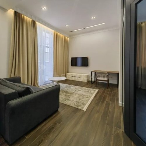 2 Սենյականոց Բնակարան, 60քմ, 2/5 հարկ, Կապիտալ Վերանորոգված, Կահավորված, Արևկող