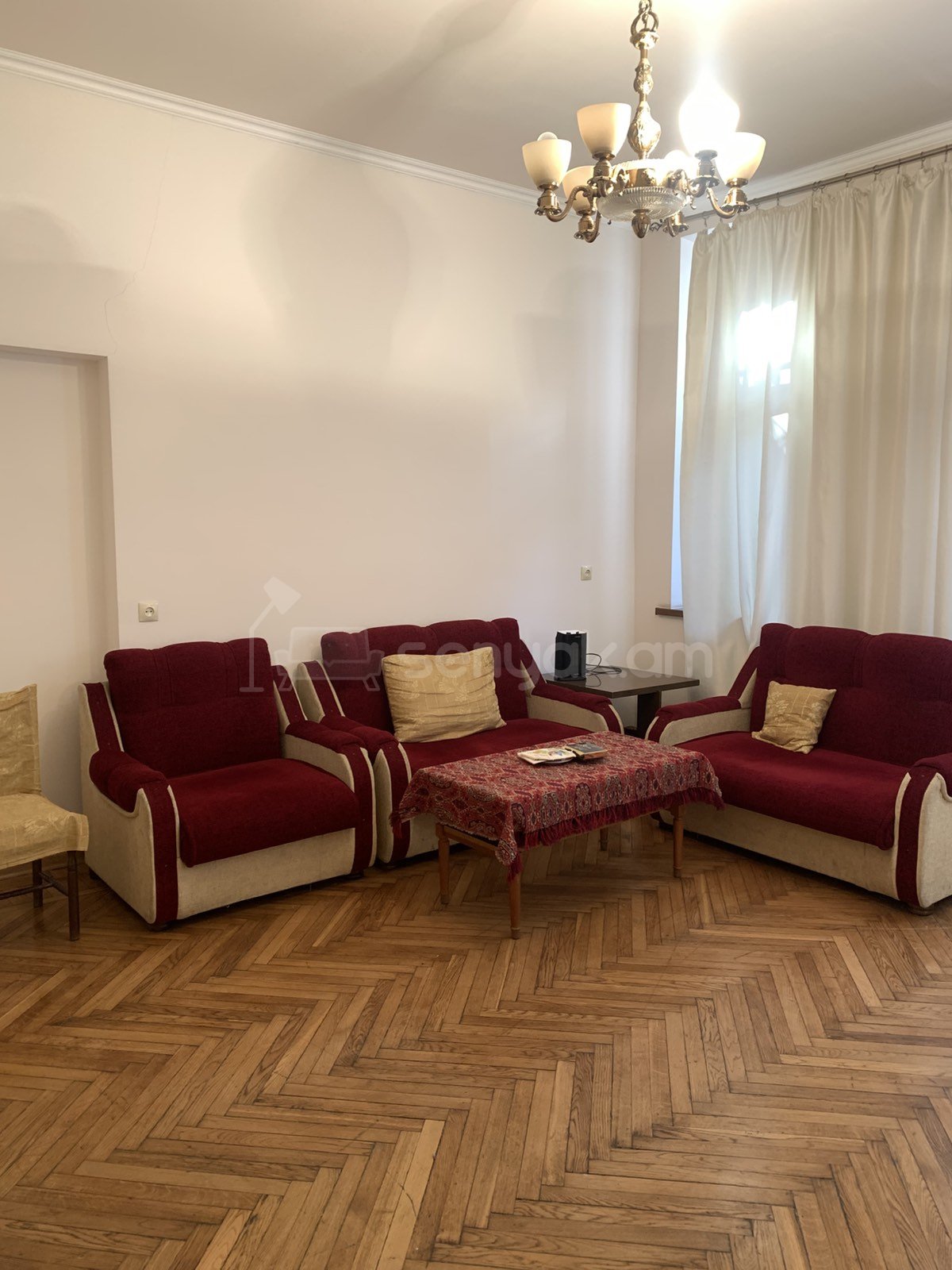 2 Սենյականոց Բնակարան Քարե Շենքում, 62քմ, 2/4 հարկ, Նորմալ Վիճակում, Կահավորված, Արևկող