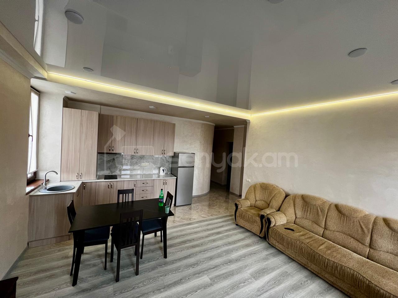 2 Սենյականոց Բնակարան Նորակառույցում, 53քմ, 2/9 հարկ, Դիզայներական Վերանորոգված, Կահավորված