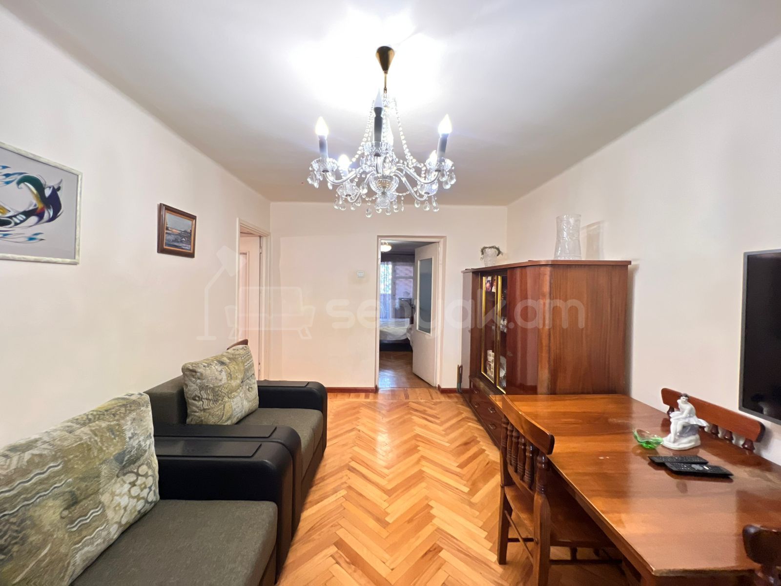 3 Սենյականոց Բնակարան Քարե Շենքում, 104քմ, 2/5 հարկ, Պետական Վիճակում